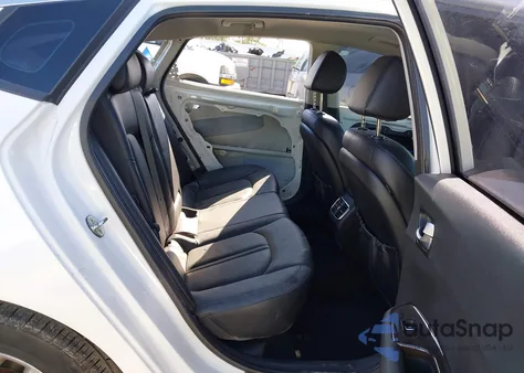 2018 Kia Optima Ex z USA, uszkodzony, nr VIN 5XXGU4L39JG256525